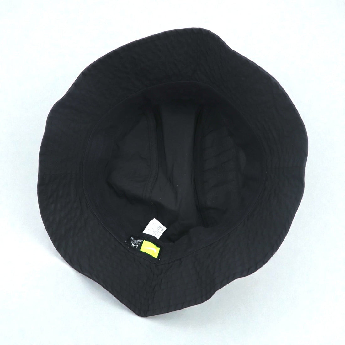 NIKE Bucket Hat with Mesh Pocket, Black Nylon Cap BV3363-010