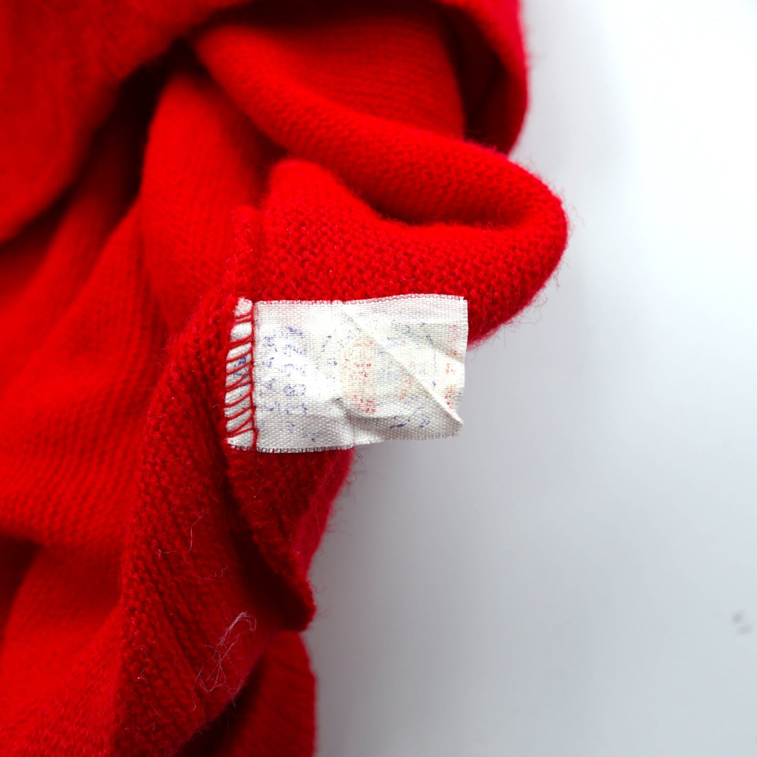 The FOX Collection by JC PENNEY 80s Made in USA Vintage V-Neck Knit Sweater XL Red One Point Logo
