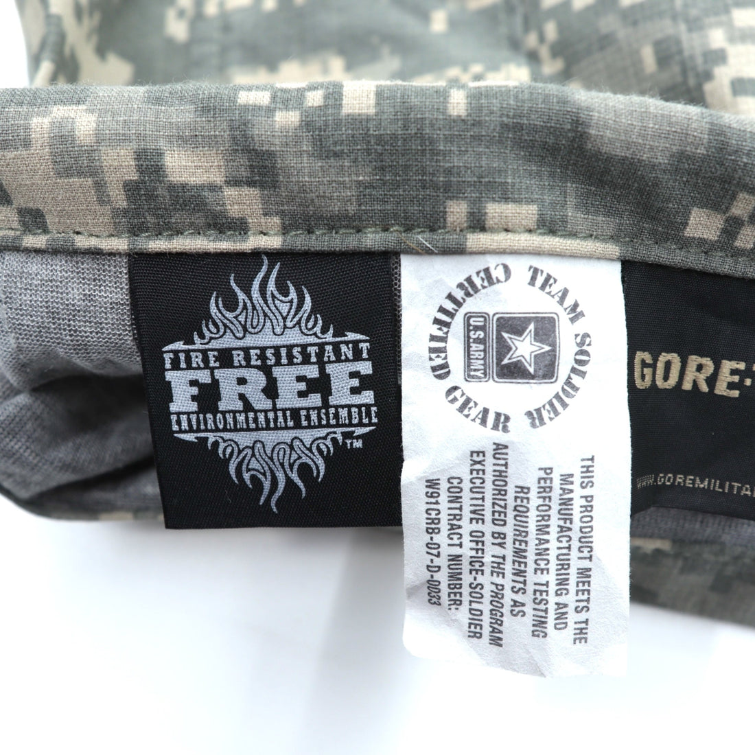 Vintage US ARMY FREE EWOL Hoodie, Large, ACU/UCP Digital Camo, Military Jacket, GORE-TEX, Waterproof, Aramid, Flame Retardant, PROPPER INTERNATIONAL INC, 8415-01-577-1220