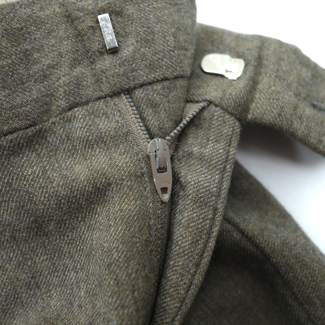 TOMMY HILFIGER 90s 2-Tuck Wide Slacks Pants, Size L, Rocket TALON Zip, Suspender Buttons