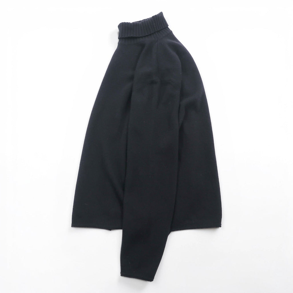 HUGO BOSS turtleneck knit sweater, size XL and up, made of virgin wool