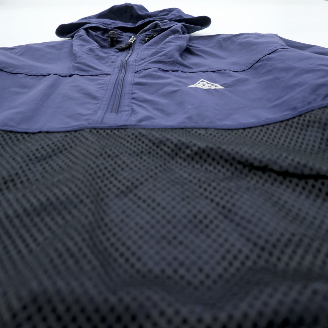 NIKE ACG 90s Half-Zip Anorak Hoodie Track Jacket, Size L, Mesh Pockets, Drawcord, Short Length