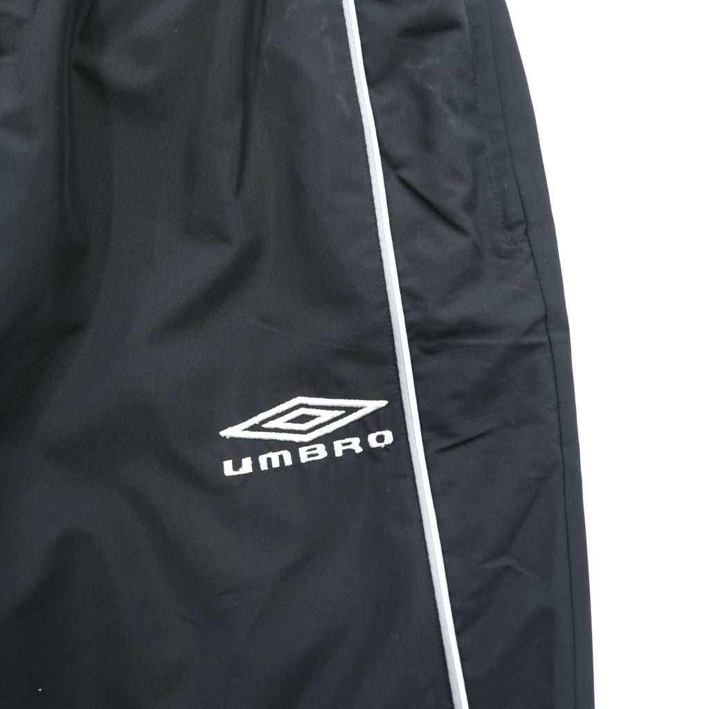 umbro トラックパンツ ジャージ XL ブラック サイドライン 裾ジップ ナイロン