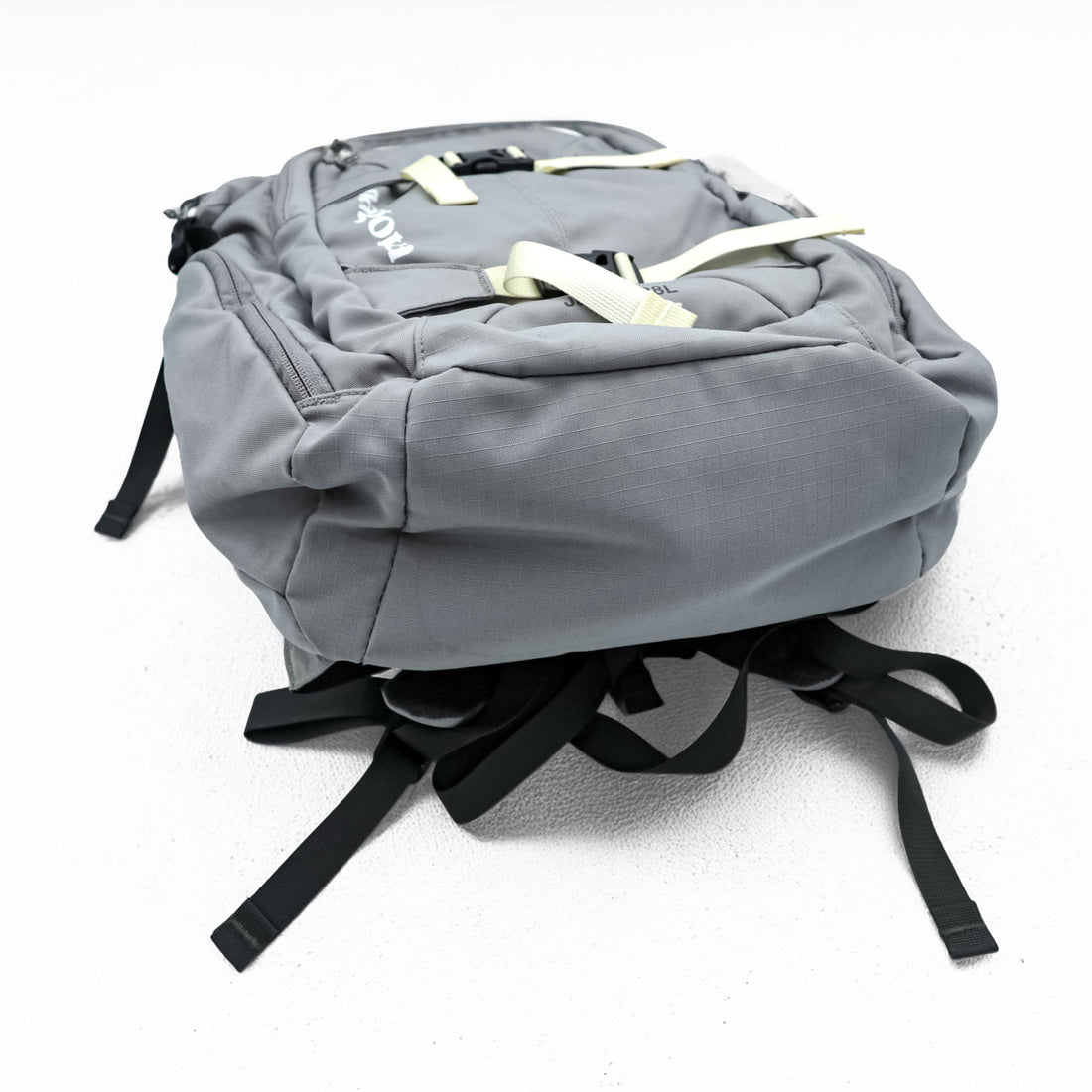 Patagonia バックパック リュック 28L グレー Jalama 防水 PCスリーブ 48095