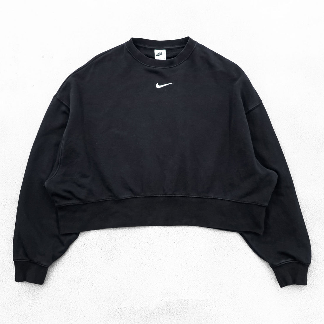 NIKE オーバーサイズ クロップド スウェット トレーナー FREE ブラック センタースウォッシュ 短丈 ワイドシルエット DJ7665-010