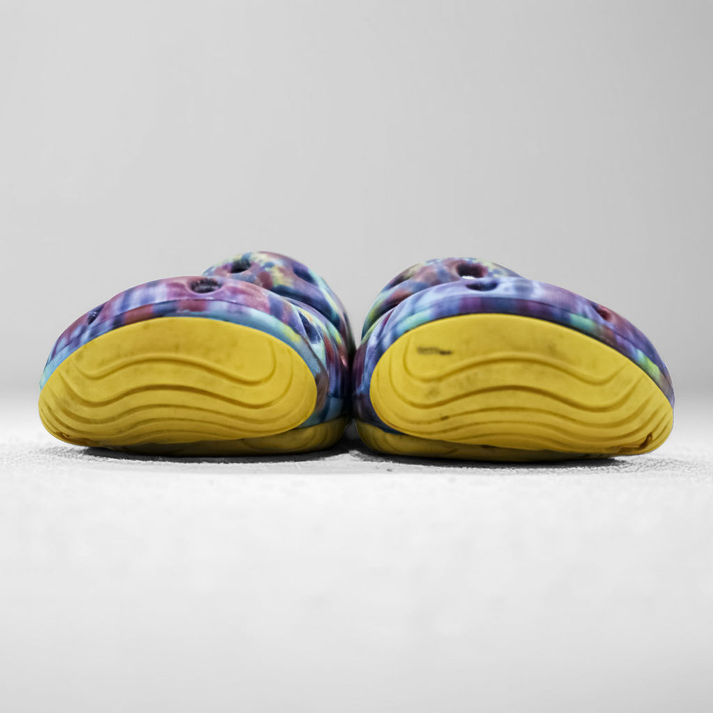 KEEN YOGUI ARTSFULL Sandals US10 Blue, Red, Yellow tie dye 1014818