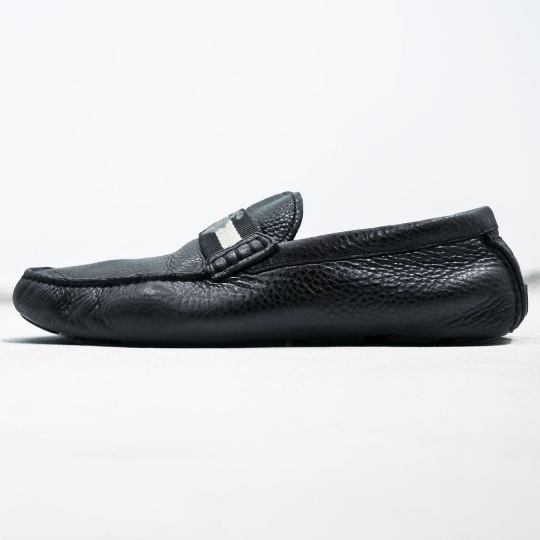 BALLY ドライビングシューズ シボ革 レザー ローファー 25cm ブラック WALTEC スイス製 SVKF