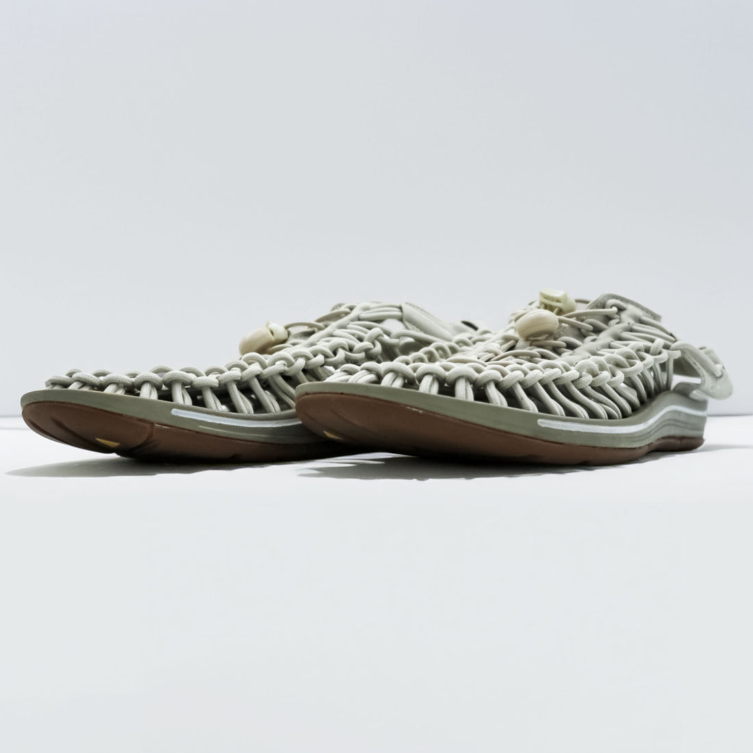 KEEN UNEEK Sandals, US size 8.5, Beige, 1024309