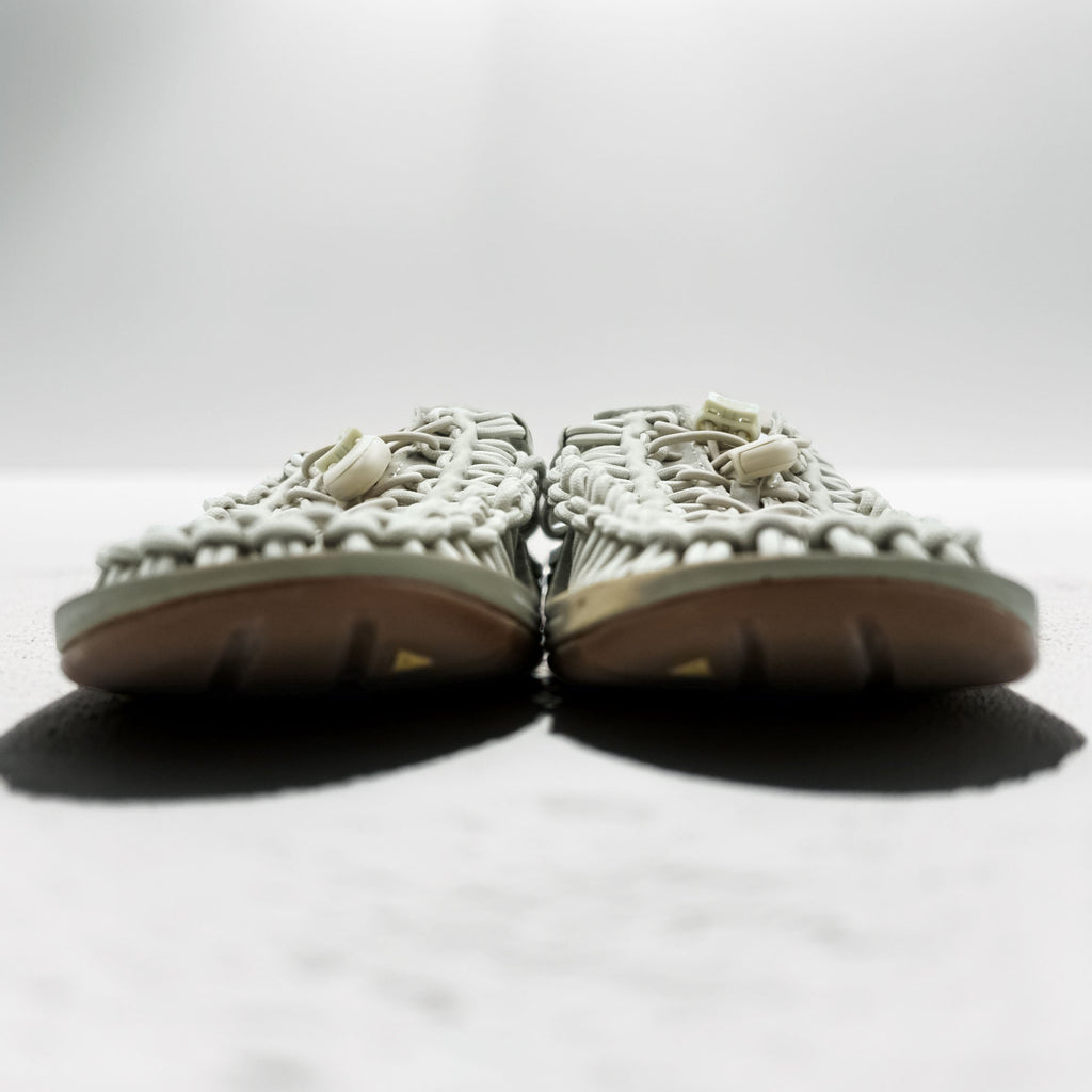 KEEN UNEEK Sandals, US size 8.5, Beige, 1024309