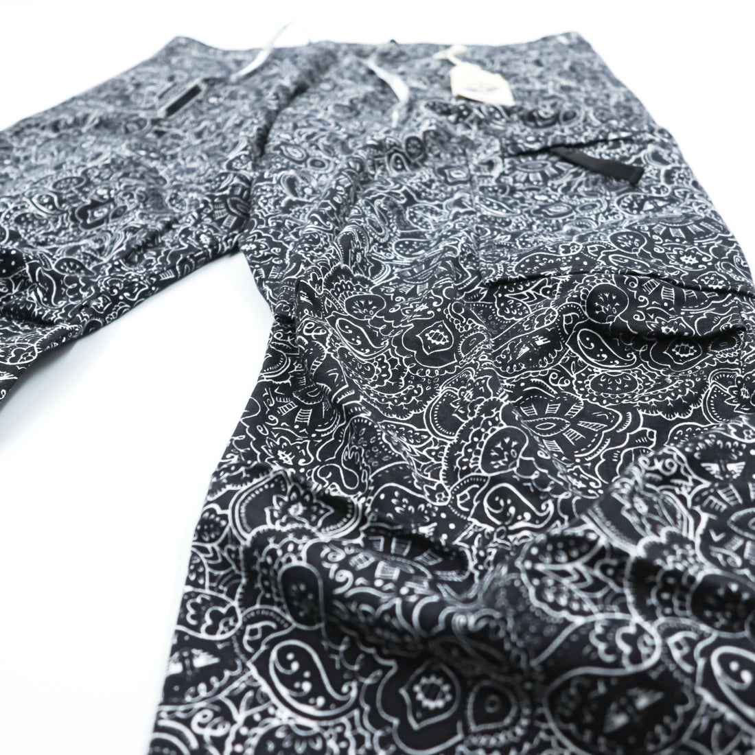 DOCKERS (Levi Strauss) Utility Cargo Pants L Black, White Patterned ALPHA KHAKI Unused 75798-0009