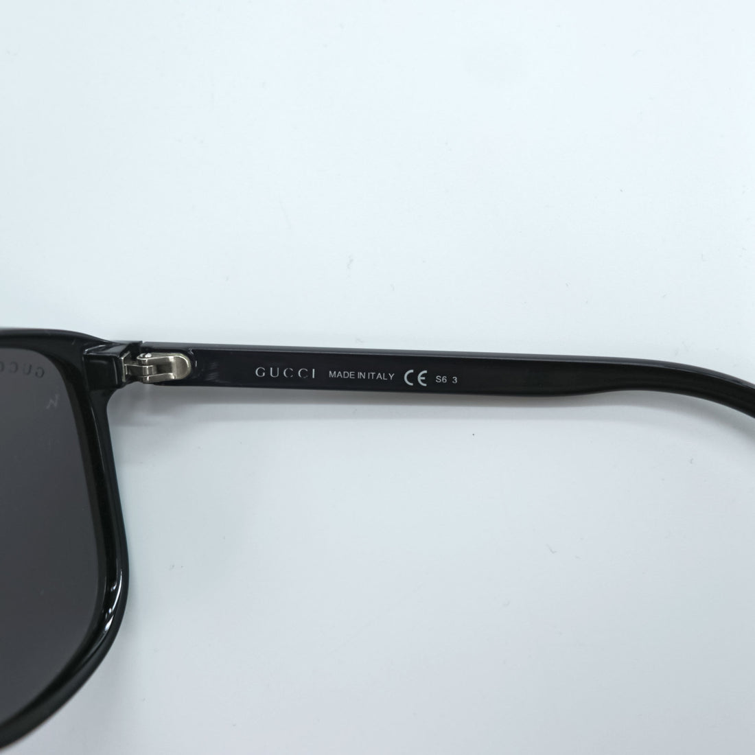 GUCCI イタリア製 サングラス メガネ ブラック ミラーレンズ スモーク GG1636/S D28T4 57_13 135