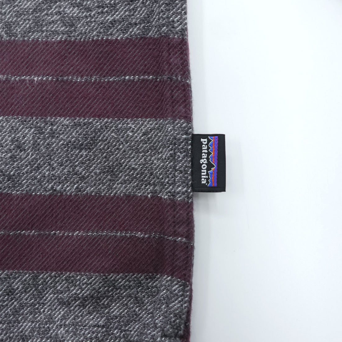 Patagonia Organic Cotton Striped Work Shirt 53947 FA14 Burgundy Gray Long Sleeve Men’s L