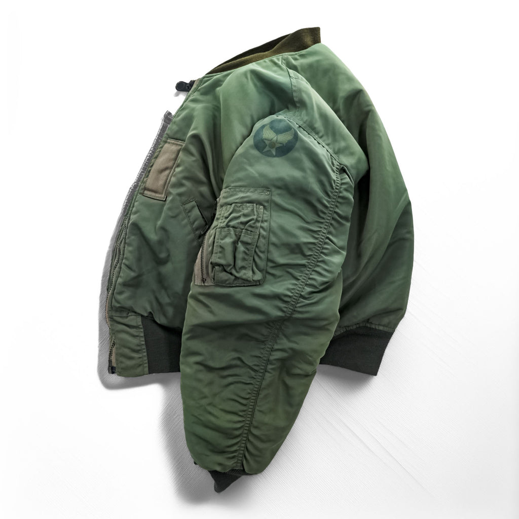 BUZZ RICKSON'S ミリタリー B-15D フライトジャケット M セージグリーン MIL-J-6251A 短丈 MA-1原型