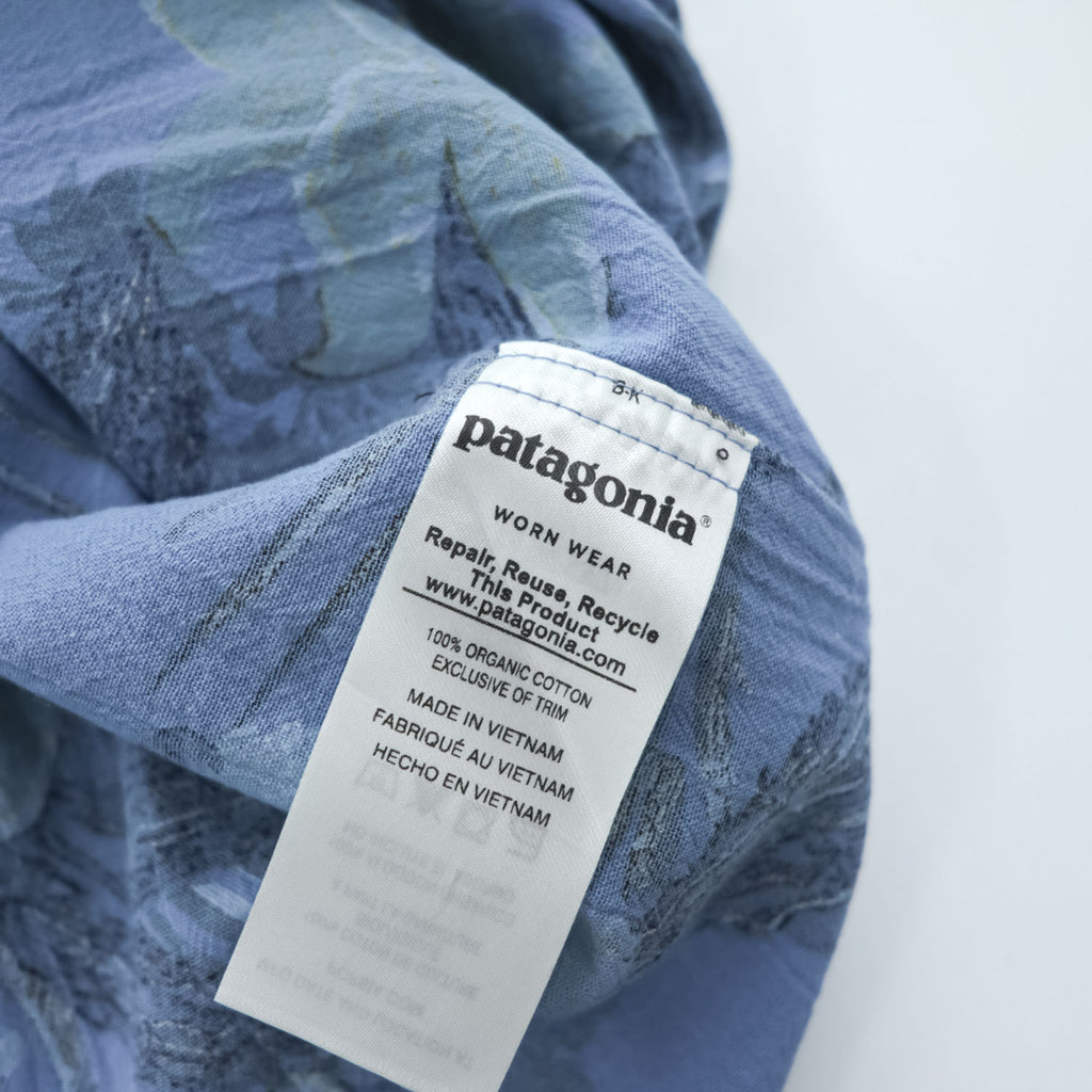Patagonia M’s Steersman Shirt STY52931SP17 Blue Floral Tropical Organic Cotton Short Sleeve Button Up