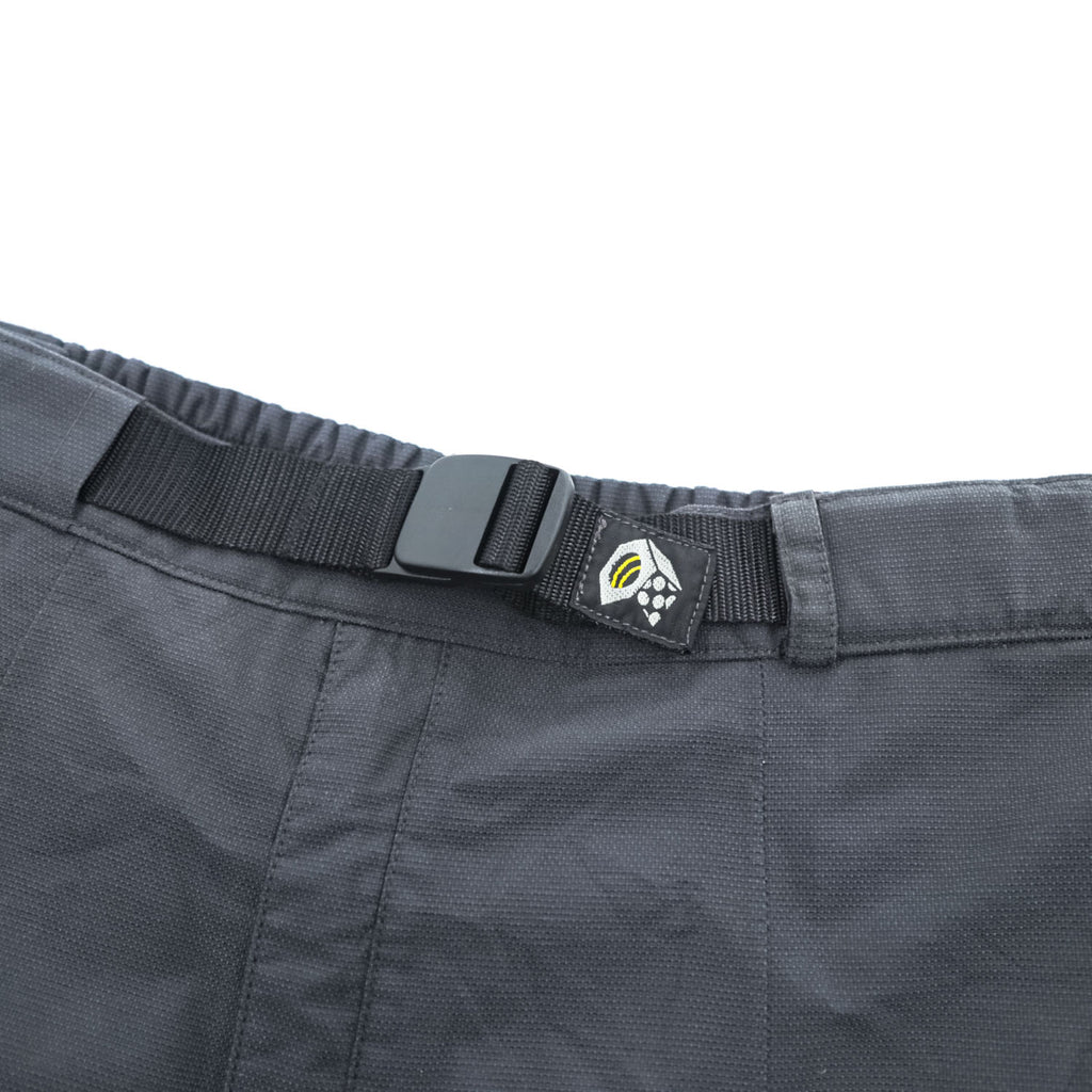 MOUNTAIN HARDWEAR アウトドア シェル パンツ S ダークグレー 防水 ベルト サイドスリット ジップ スキー ボード スノーゲイター付き OM1071