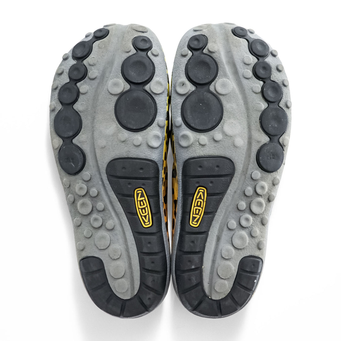 KEEN SHANTI ARTS Cheetah Sandals US9-10 Yellow, Orange, Black Patterned 