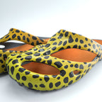 KEEN SHANTI ARTS Cheetah Sandals US9-10 Yellow, Orange, Black Patterned 