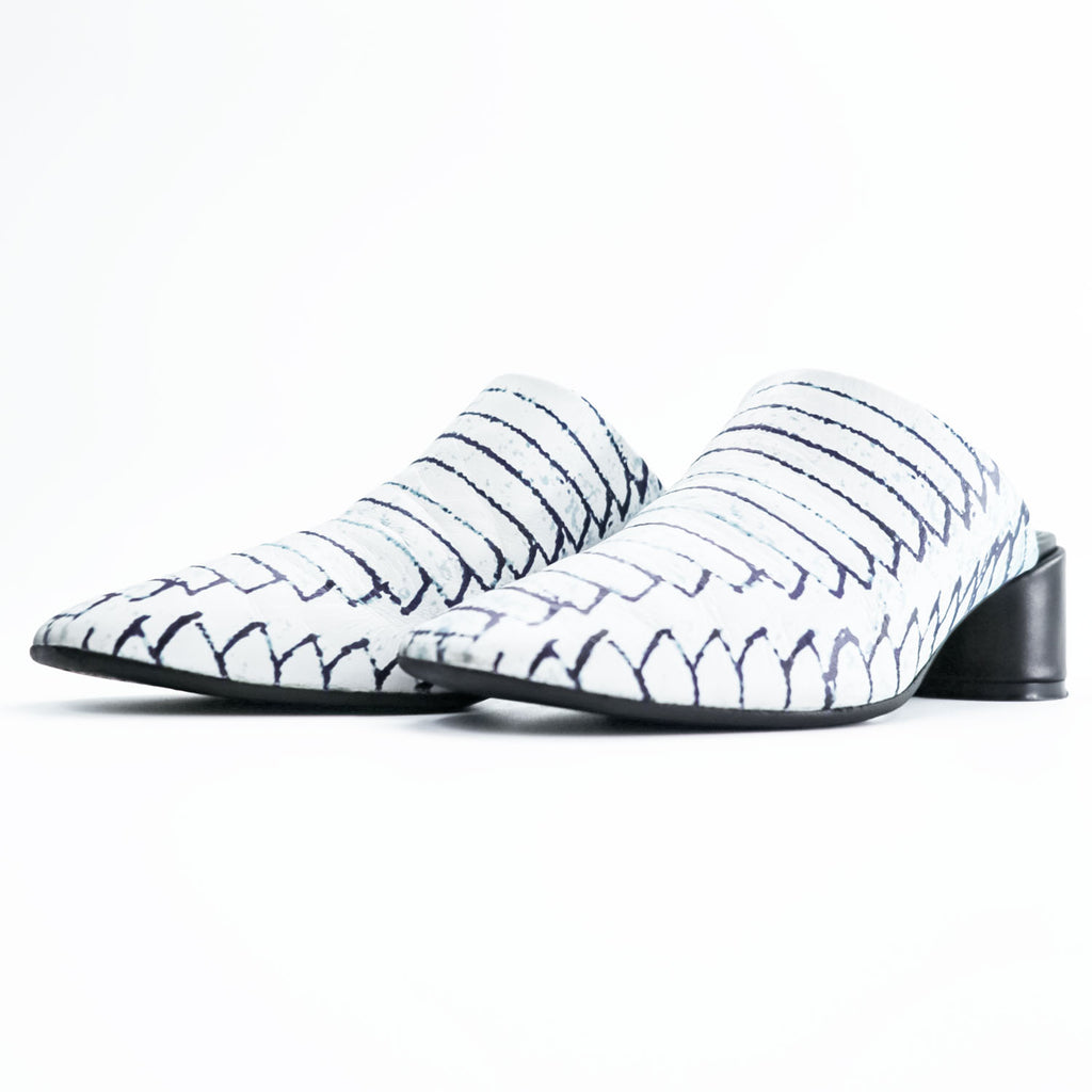 MM6 Maison Margiela PRINTED LEATHER MULES Mule Block Heel White with Navy Line Pattern Leather Insole Made in Italy EU35 (JP22.5cm)