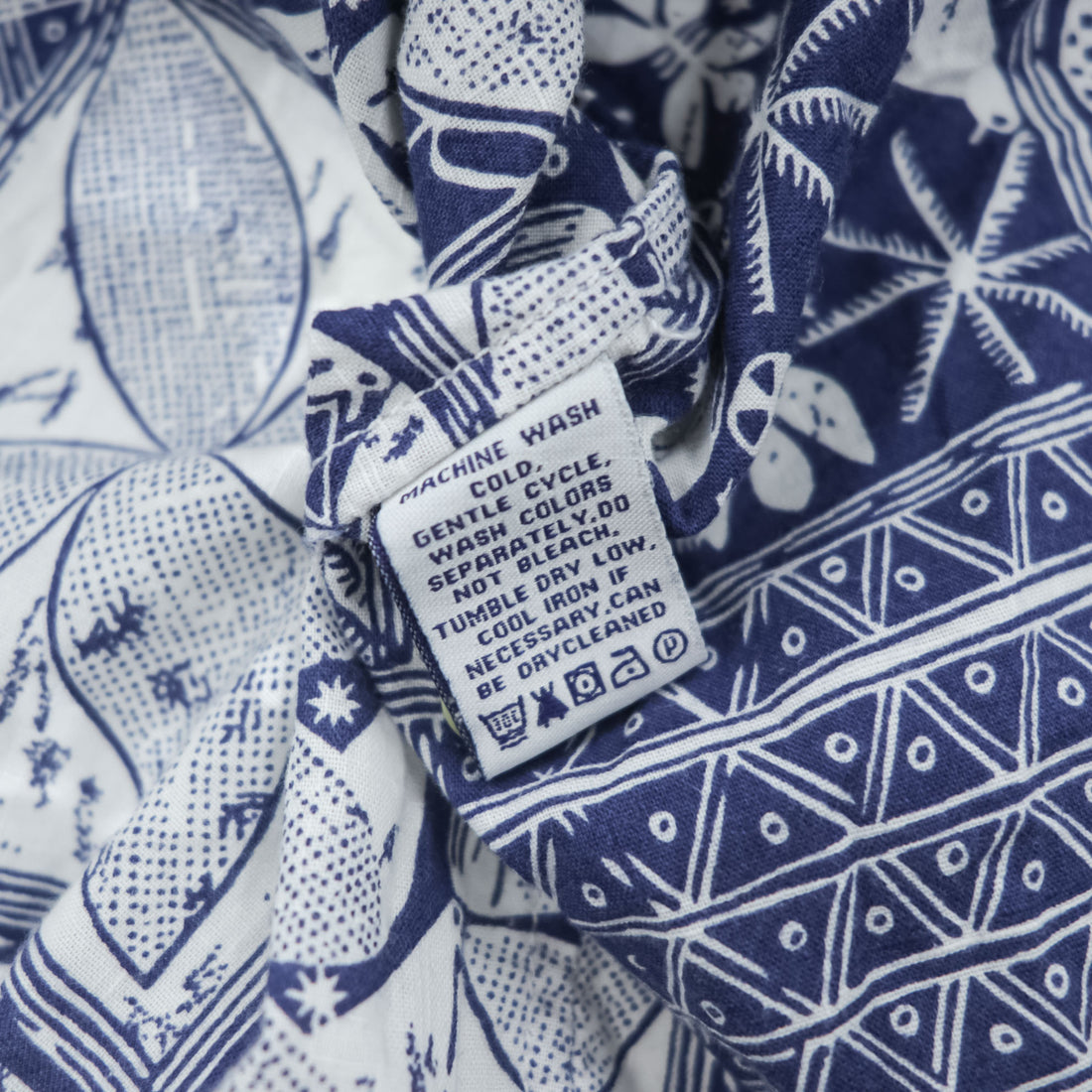 Reyn Spooner Short Sleeve Button-Down Hawaiian Aloha Shirt Patchwork Tile Print Blue/White 100% Cotton Size M