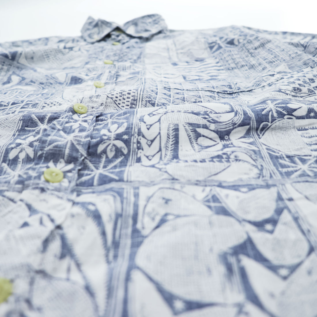 Reyn Spooner Short Sleeve Button-Down Hawaiian Aloha Shirt Patchwork Tile Print Blue/White 100% Cotton Size M