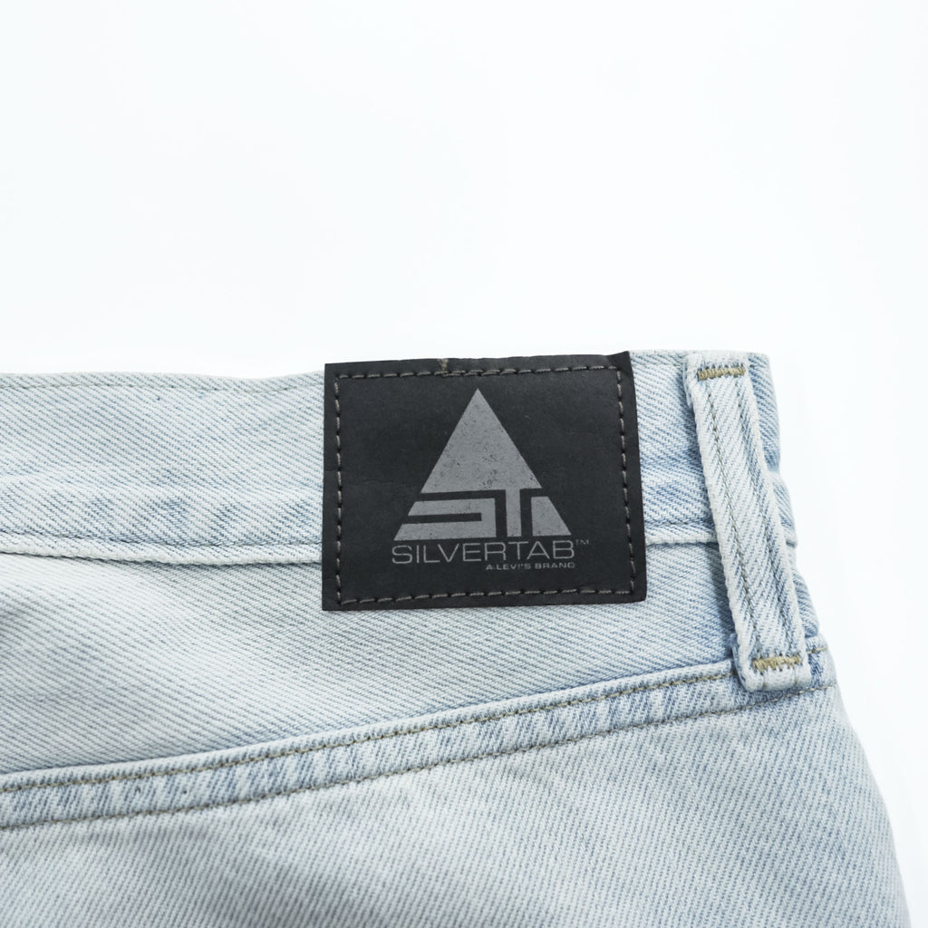 Levi's SILVER TAB LOOSE FIT デニムパンツ ジーンズ 32 × 32 テーパード ライトインディゴ A7488-0002