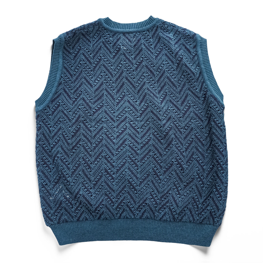 YOKE 日本製 ヘリンボーン メッシュ Vネック ベスト HERRINGBONE MESH V-NECK VEST コットンニット YK23SS0499S