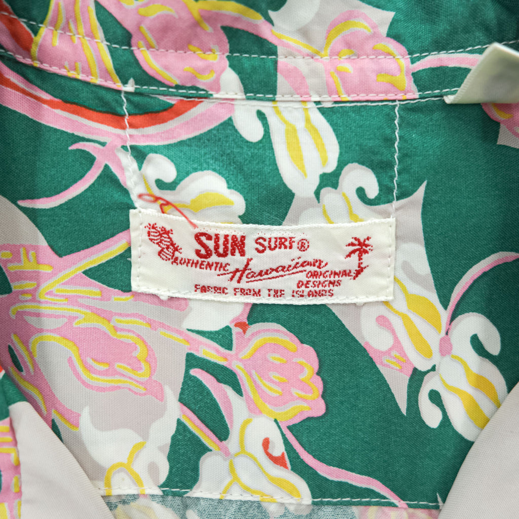 Sun Surf SS34858 Crown Flower Rayon Hawaiian Aloha Shirt Beige Green Made in Japan Size S