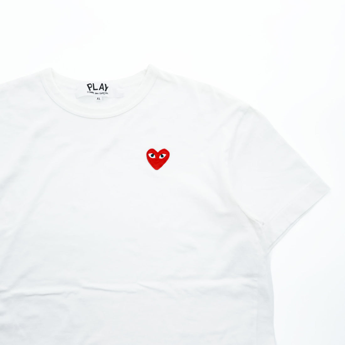 PLAY Comme des Garcons Red Heart Emblem White Cotton T-Shirt Made in Japan Size XL AZ-T108