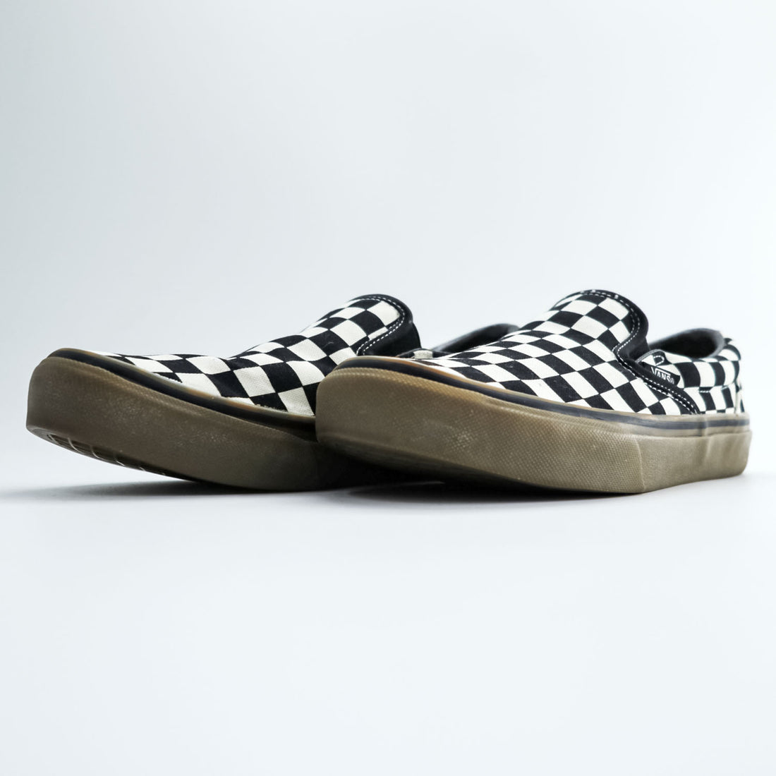 VANS チェッカー スリッポン CHECKER SLIP ON スニーカー 26cm ブラック ホワイト フラッグチェック ガムソール キャンバス V98CL