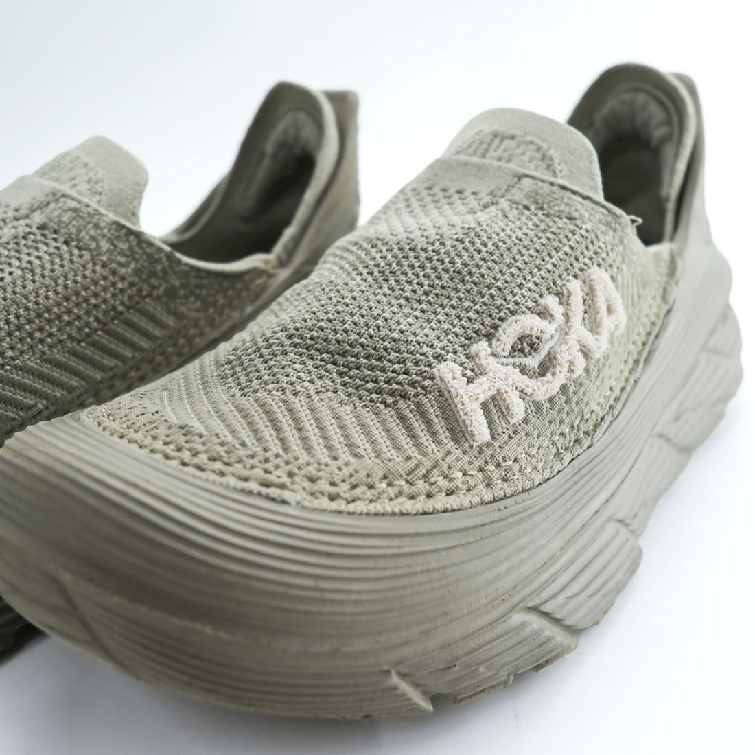 HOKA ONE ONE リストア TC Restore TC スリッポンシューズ スニーカー 27.5cm ベージュ グレー メッシュ EVAソール FL1123E