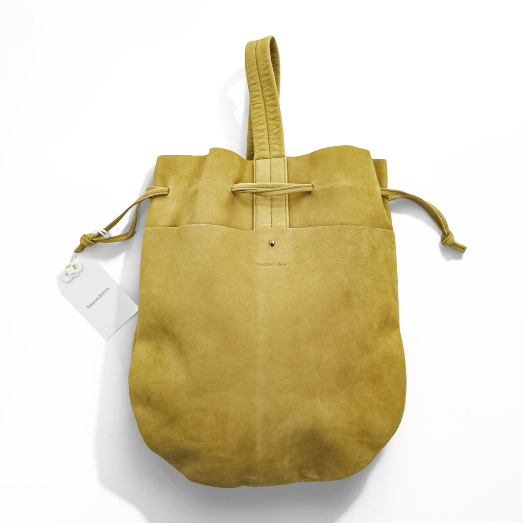 Sasquatchfabrix. レザーヘルメットバッグ leather helmet bag ポーチ ベージュ NATURAL ヌバック 25SS-GOA-003
