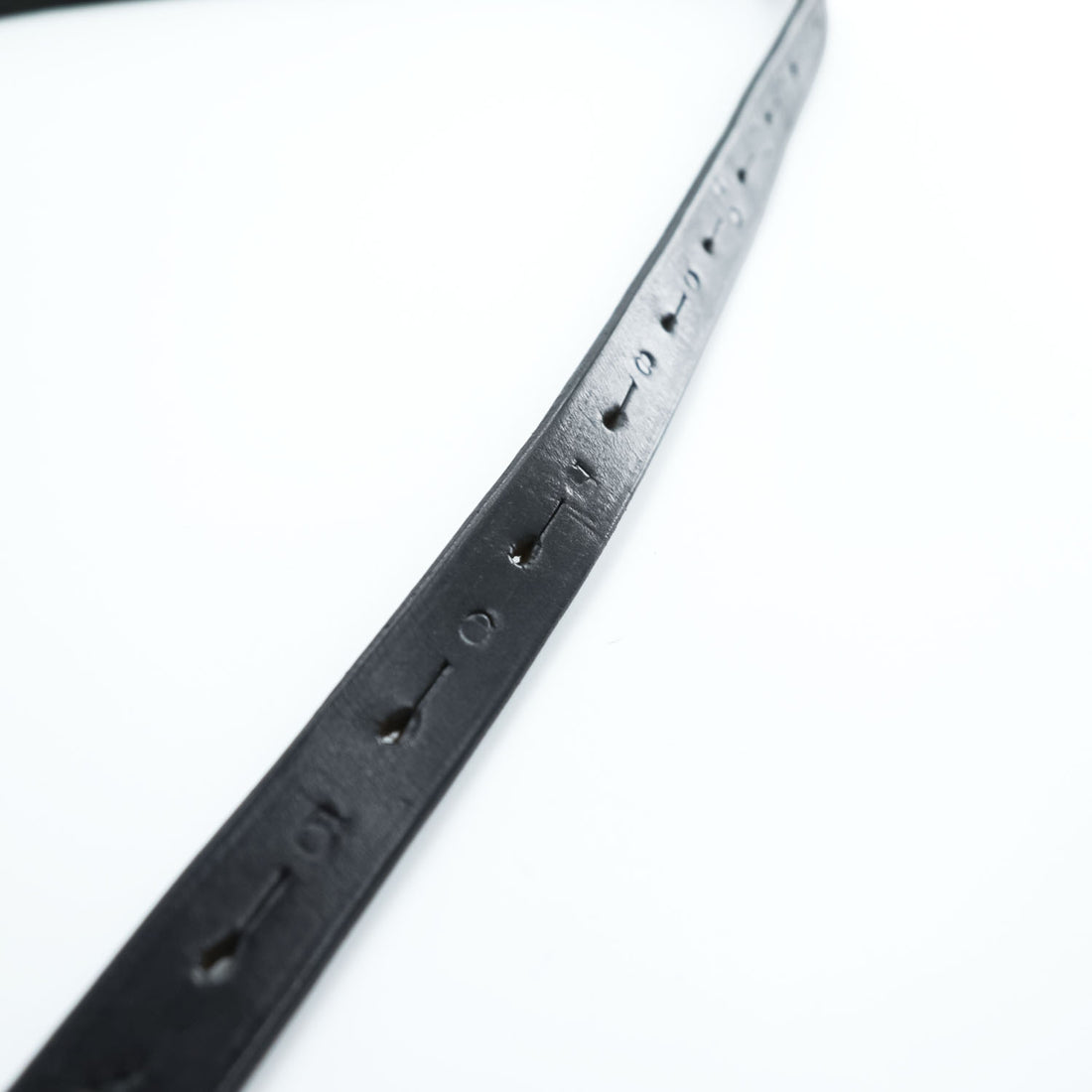 REAL HARNESS × TOMORROWLAND イギリス製 レザー ナロー ベルト ステッチ 真鍮 ゴールドバックル イングランド製