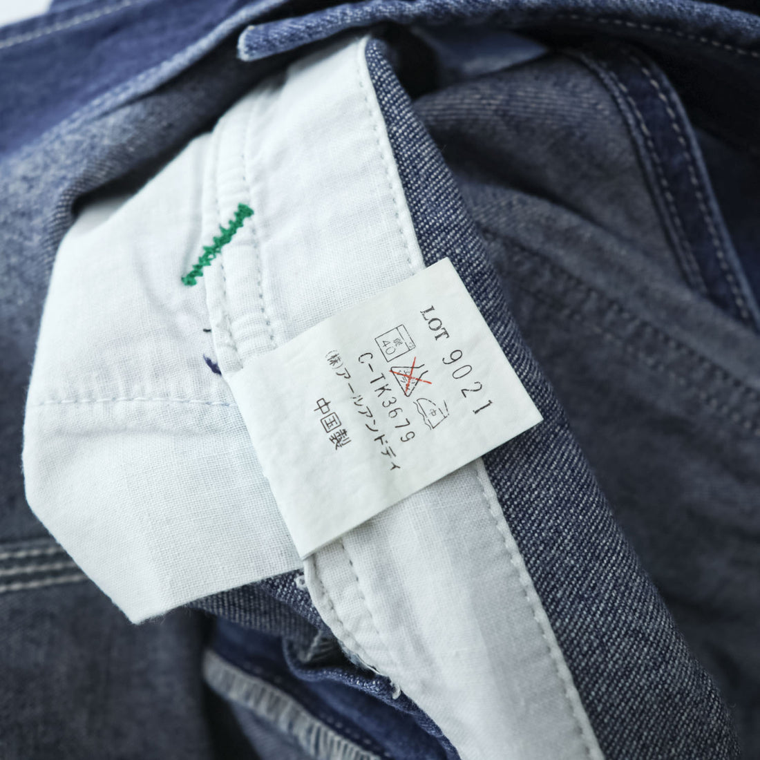 1990s OshKosh B'gosh VESTBAK Indigo Denim Carpenter Overalls Size 32 839-1100