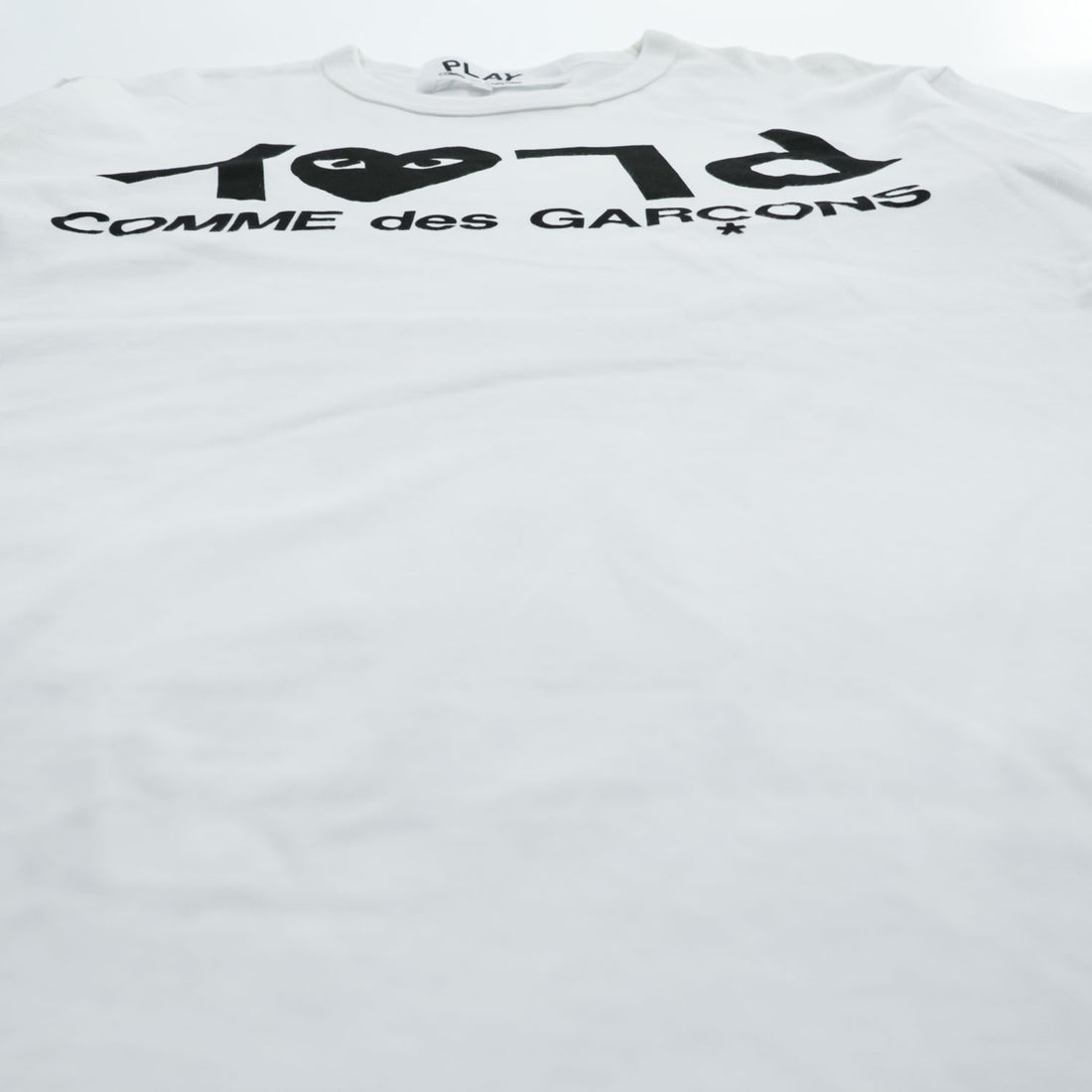 PLAY COMME des GARÇONS Inverted Logo Heart T-Shirt White Size M AZ-T068
