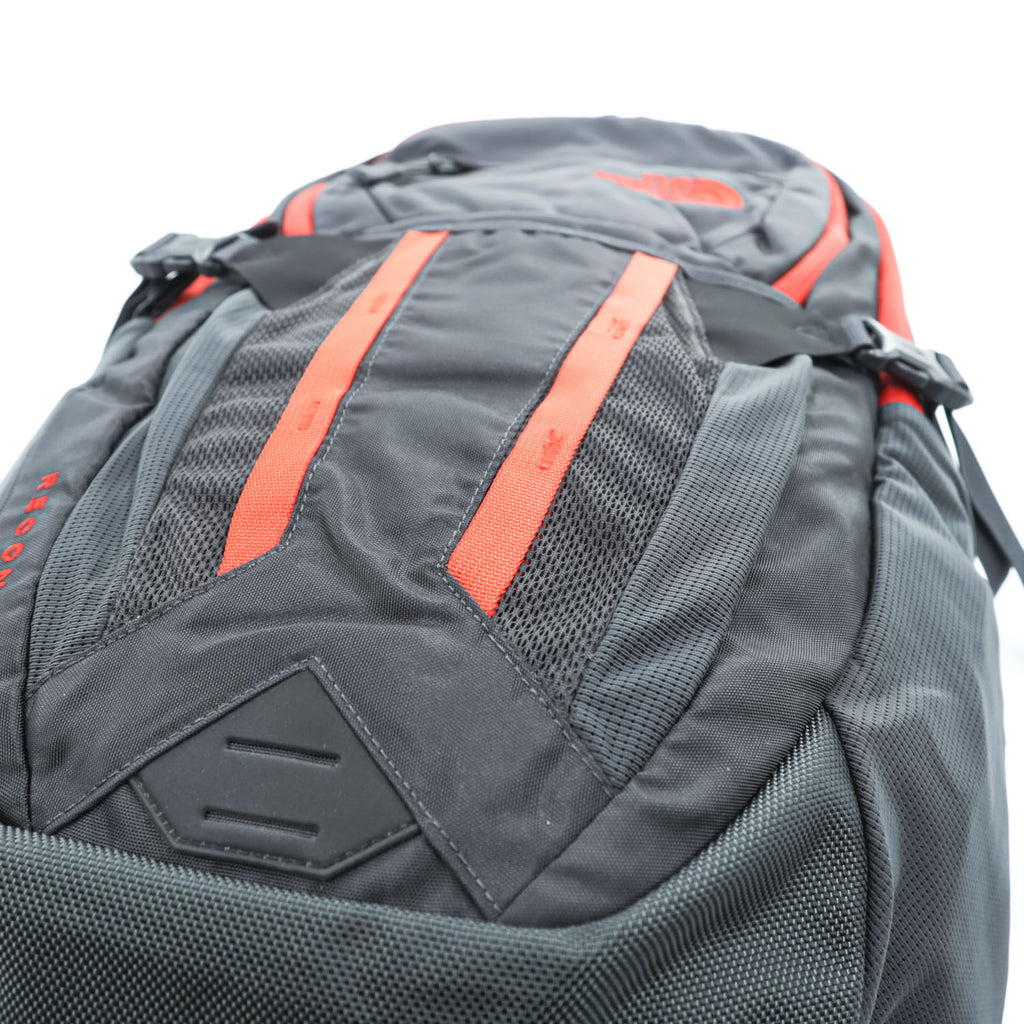 THE NORTH FACE バックパック リュック 30L RECON メッシュ PCスリーブ FLEXVENT NF0A3KV1