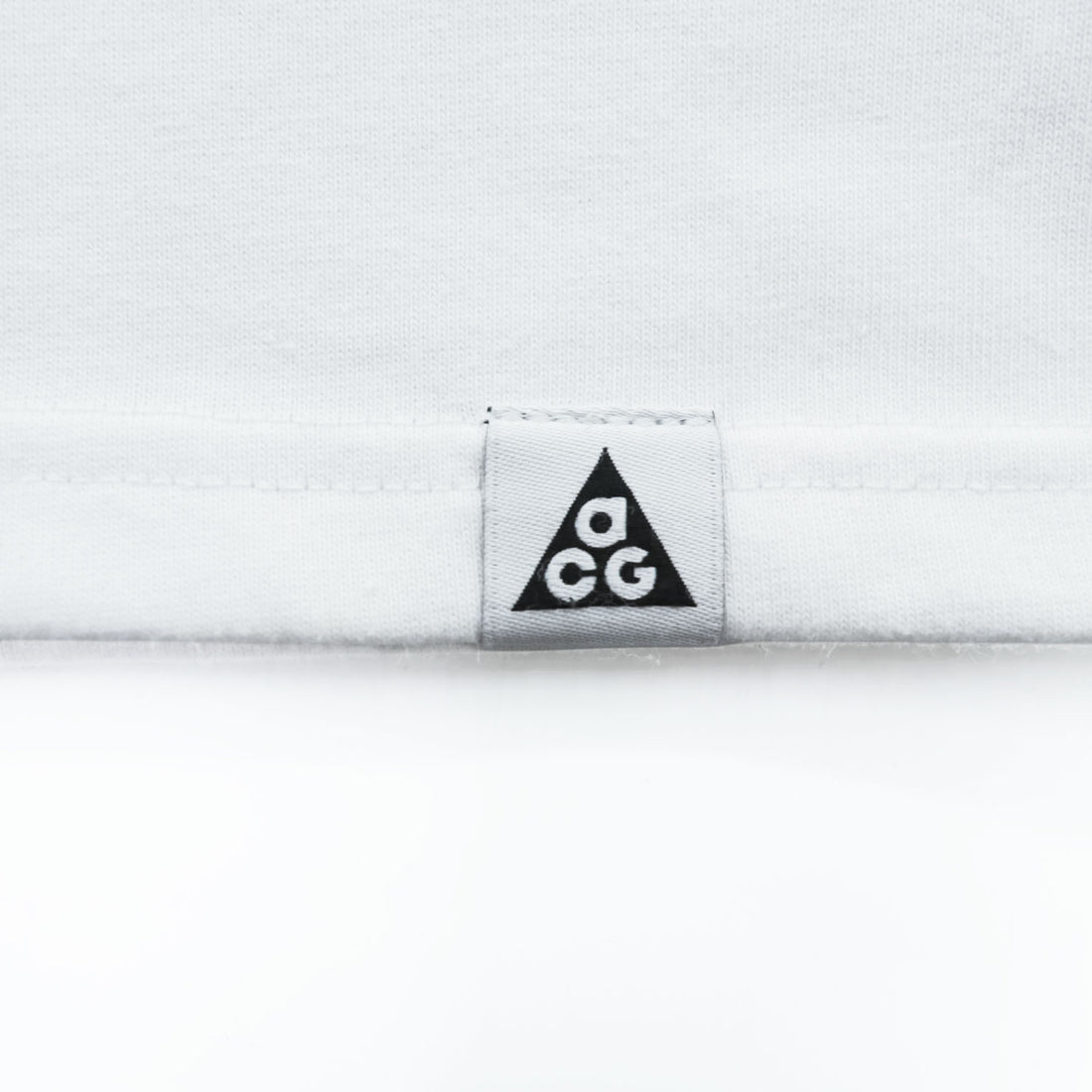 Nike ACG Fishing Graphic Long Sleeve T-Shirt White Size L