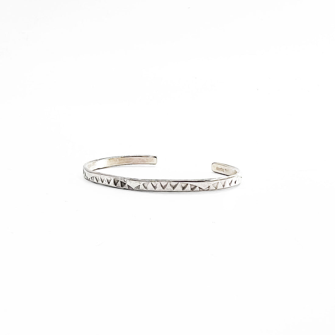 Navajo Tahe Sterling Cuff Bracelet ナバホ族 バングル シルバー インディアンジュエリー STERLING スタンプワーク