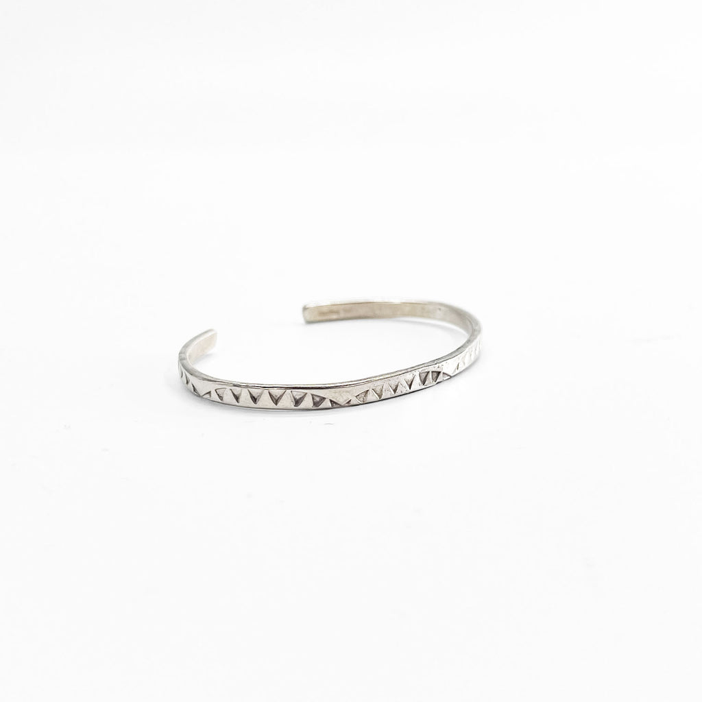 Navajo Tahe Sterling Cuff Bracelet ナバホ族 バングル シルバー インディアンジュエリー STERLING スタンプワーク
