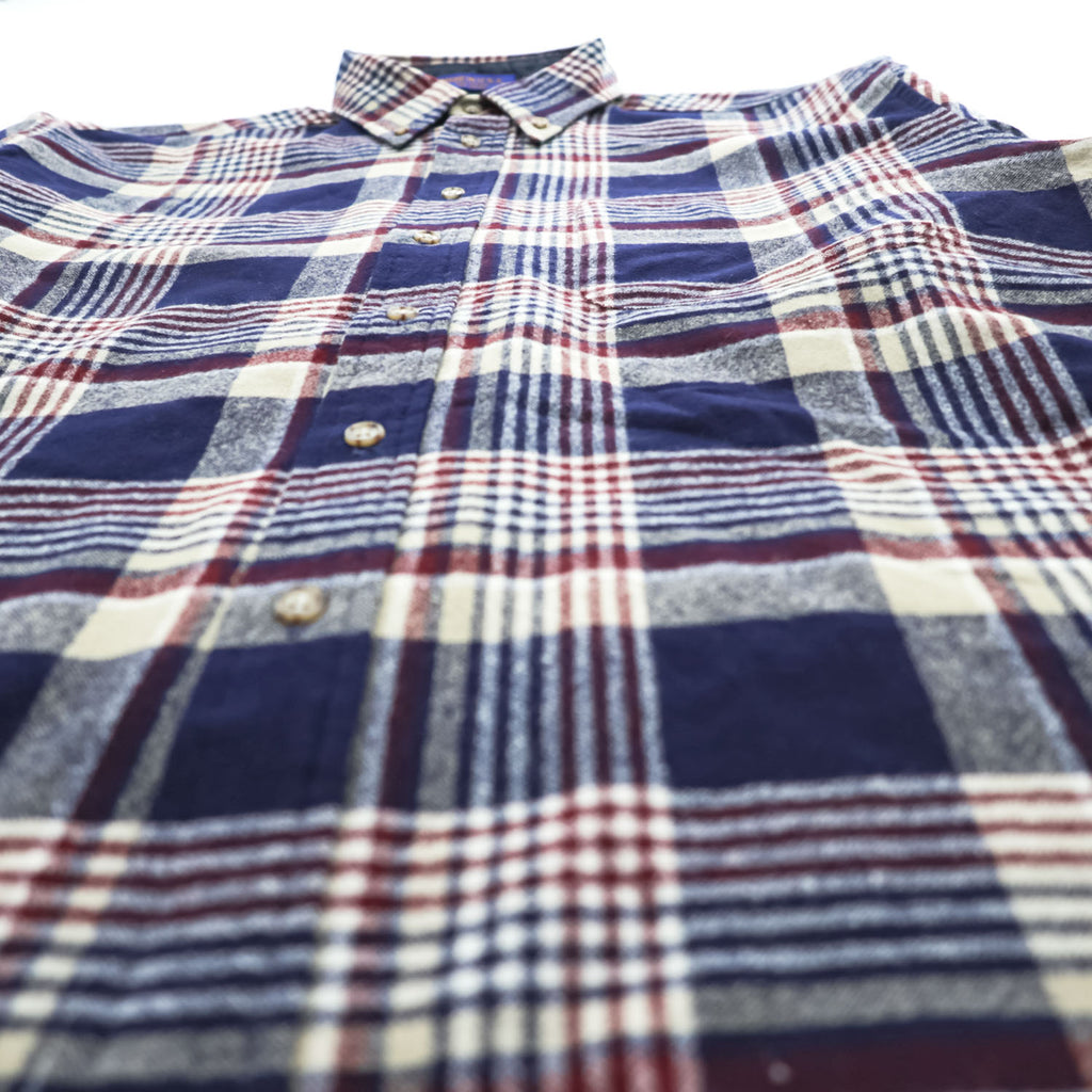 PENDLETON Made in USA 100% Virgin Wool Navy Plaid Button-Down Long Sleeve Shirt M