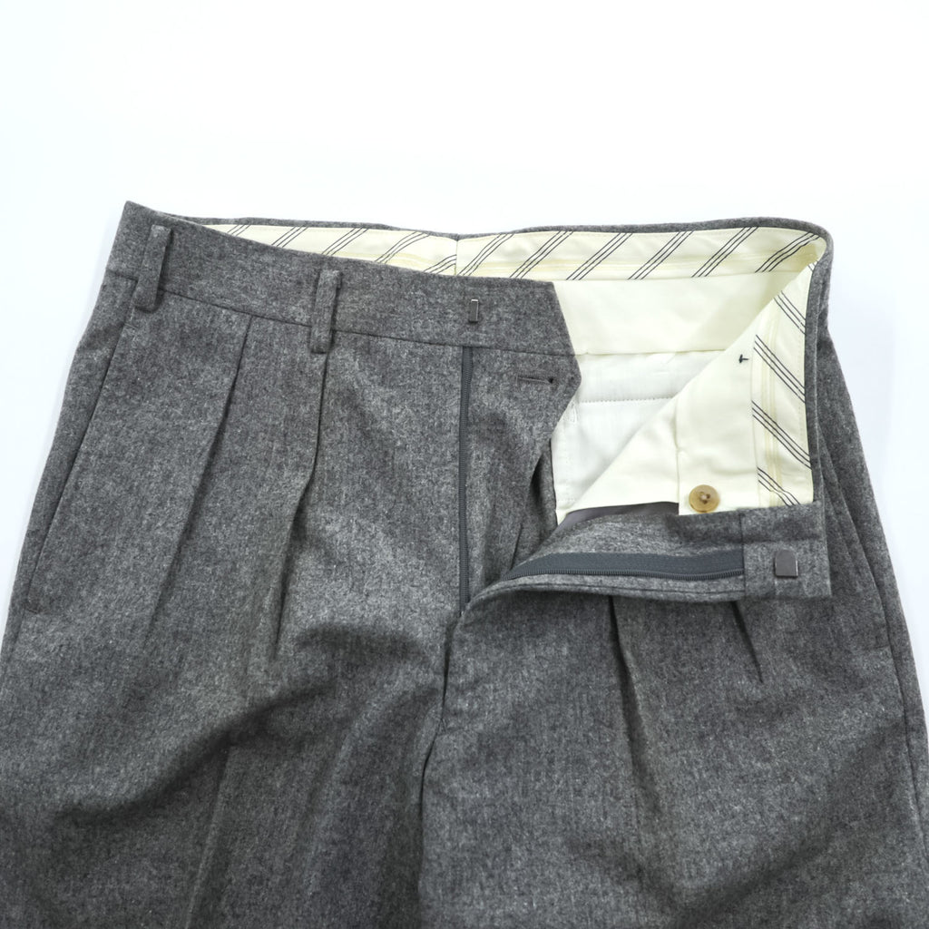 Burberrys Gray Wool Pleated Slacks Made in Japan W79