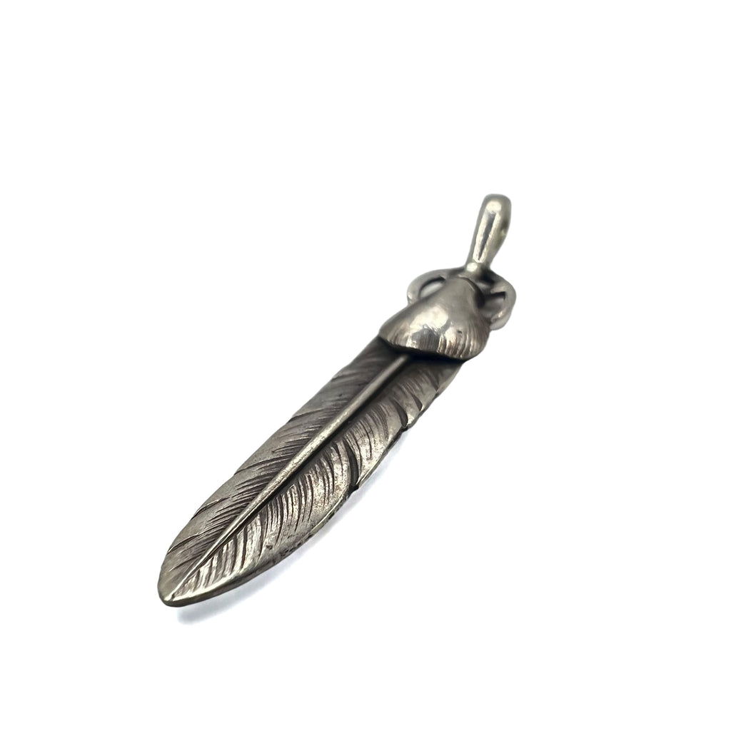 goro's Heart Wheel Feather Pendant Top Silver Medium