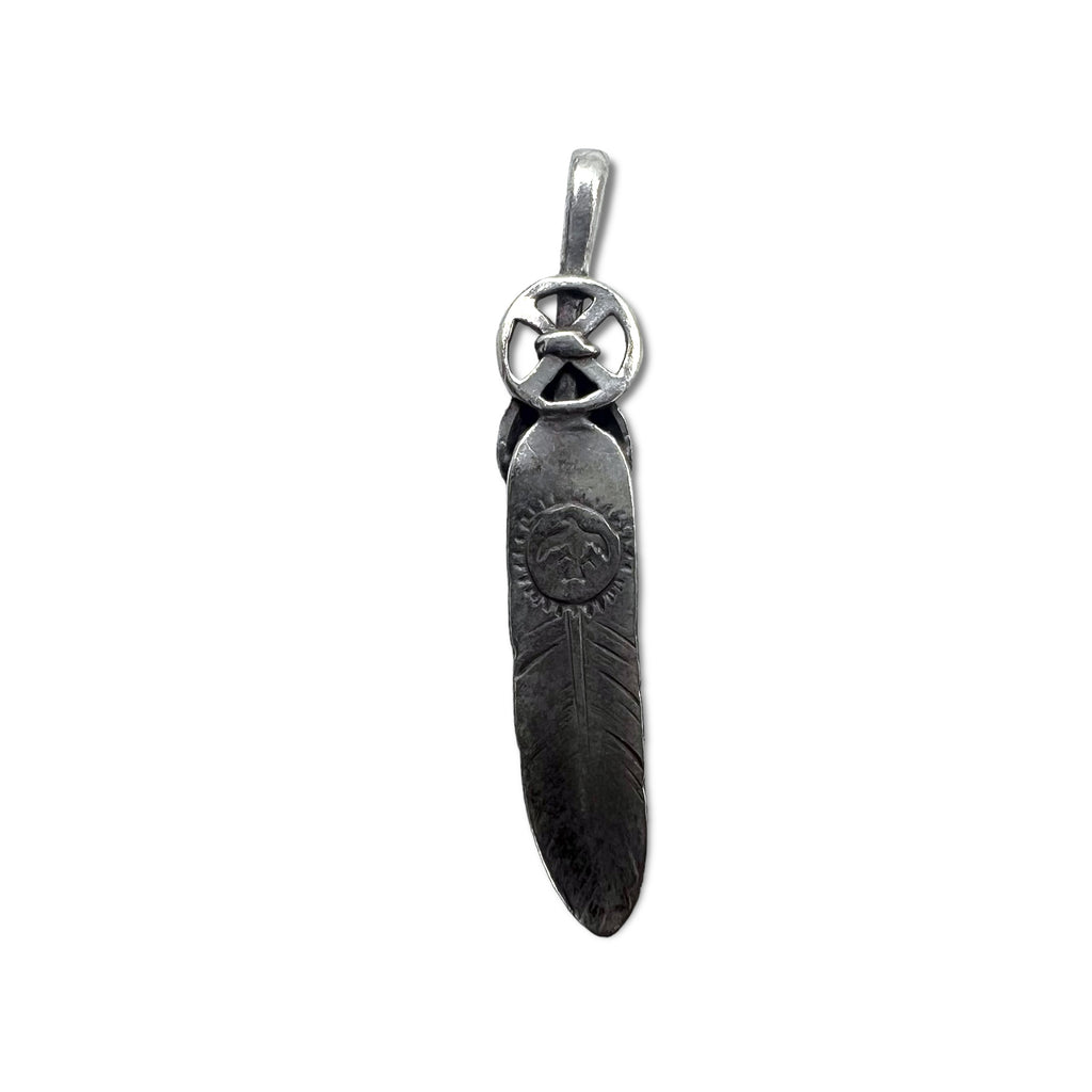 goro's Heart Wheel Feather Pendant Top Silver Medium