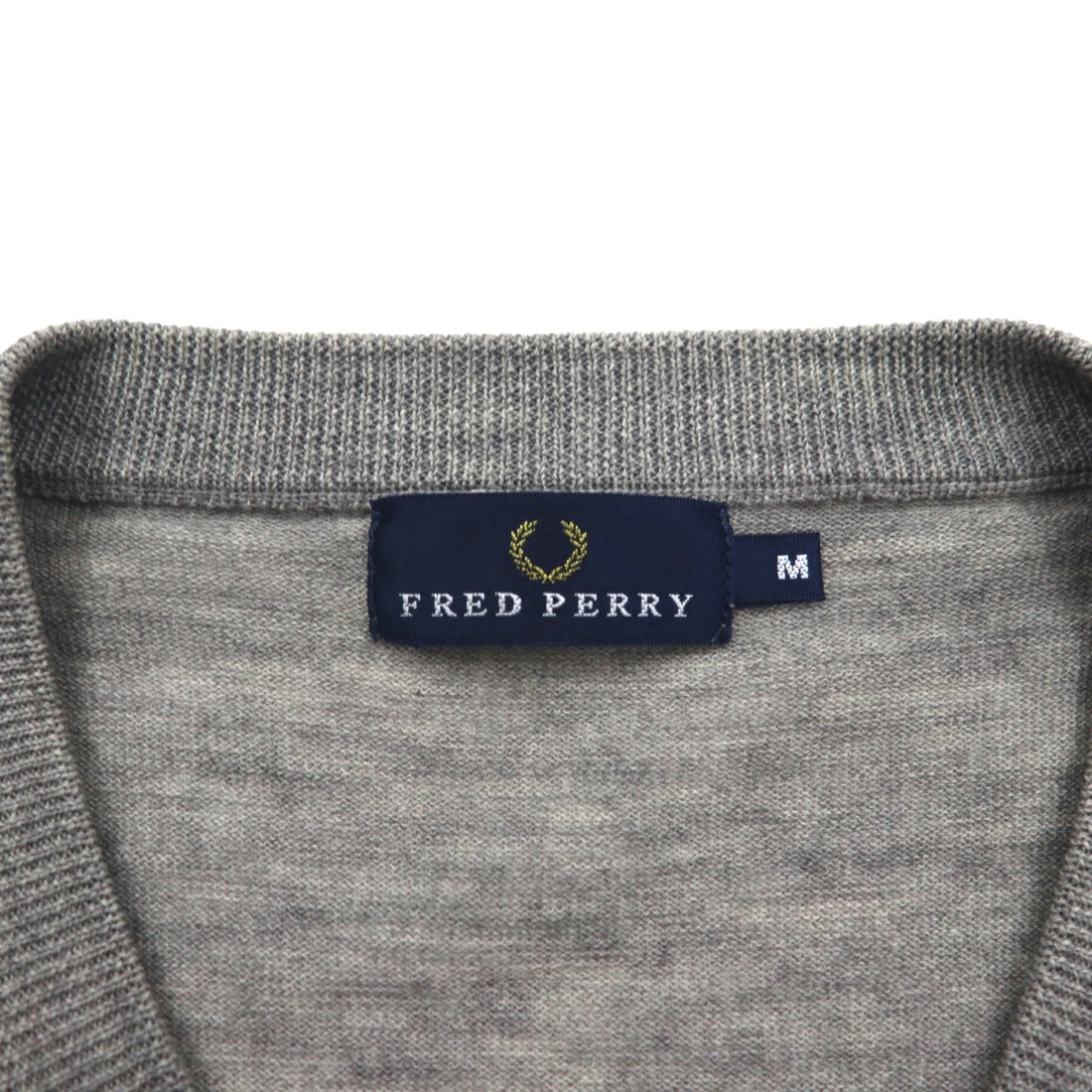 FRED PERRY アーガイル柄 Vネック ニット セーター M グレー ウール ワンポイントロゴ刺繡 F3004