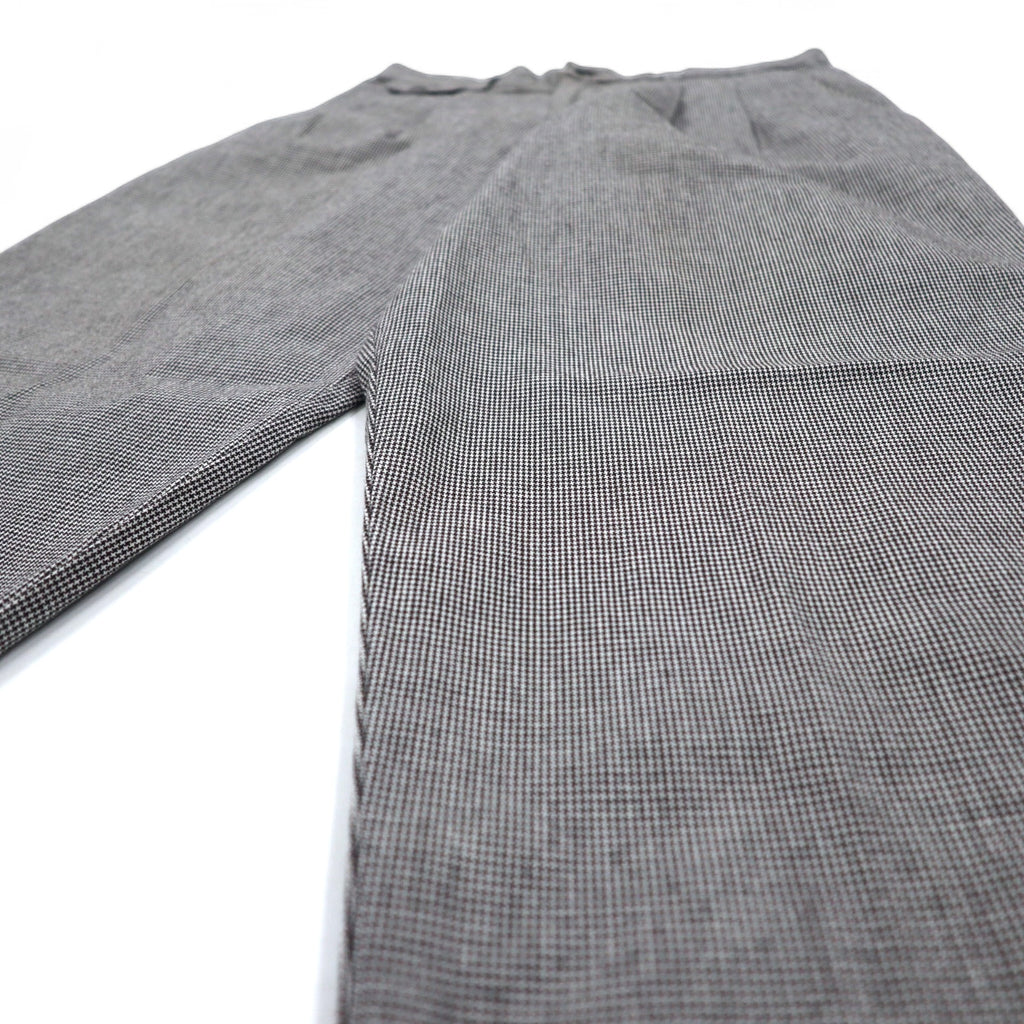 Lee Casuals 90s Wide Tapered Tuck Chino Pants, Large, Grey, Gun Club Check, Cotton, WRINKLE FREE, Made in the Dominican Republic