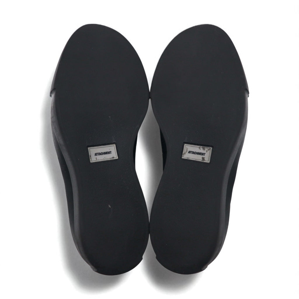 ATTACHMENT カーフレザー スリッポン スニーカー COW LEATHER SLIP-ON SNEAKERS 27-27.5cm ブラック 牛革