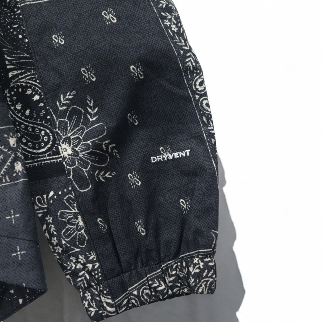 THE NORTH FACE RESOLVE PARKA II Mountain Parka M Black Bandana Paisley Pattern Polyester DRYVENT Waterproof US Standard