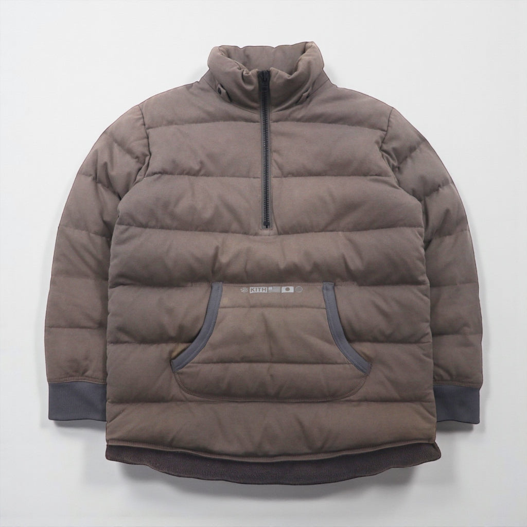 KITH × NANO UNIVERSE × 西川ダウン NAKAMEGURO QUARTER-ZIP PULLOVER CINDER プルオーバー ダウンジャケット S カンガルーポケット アノラック パーカー KH1080