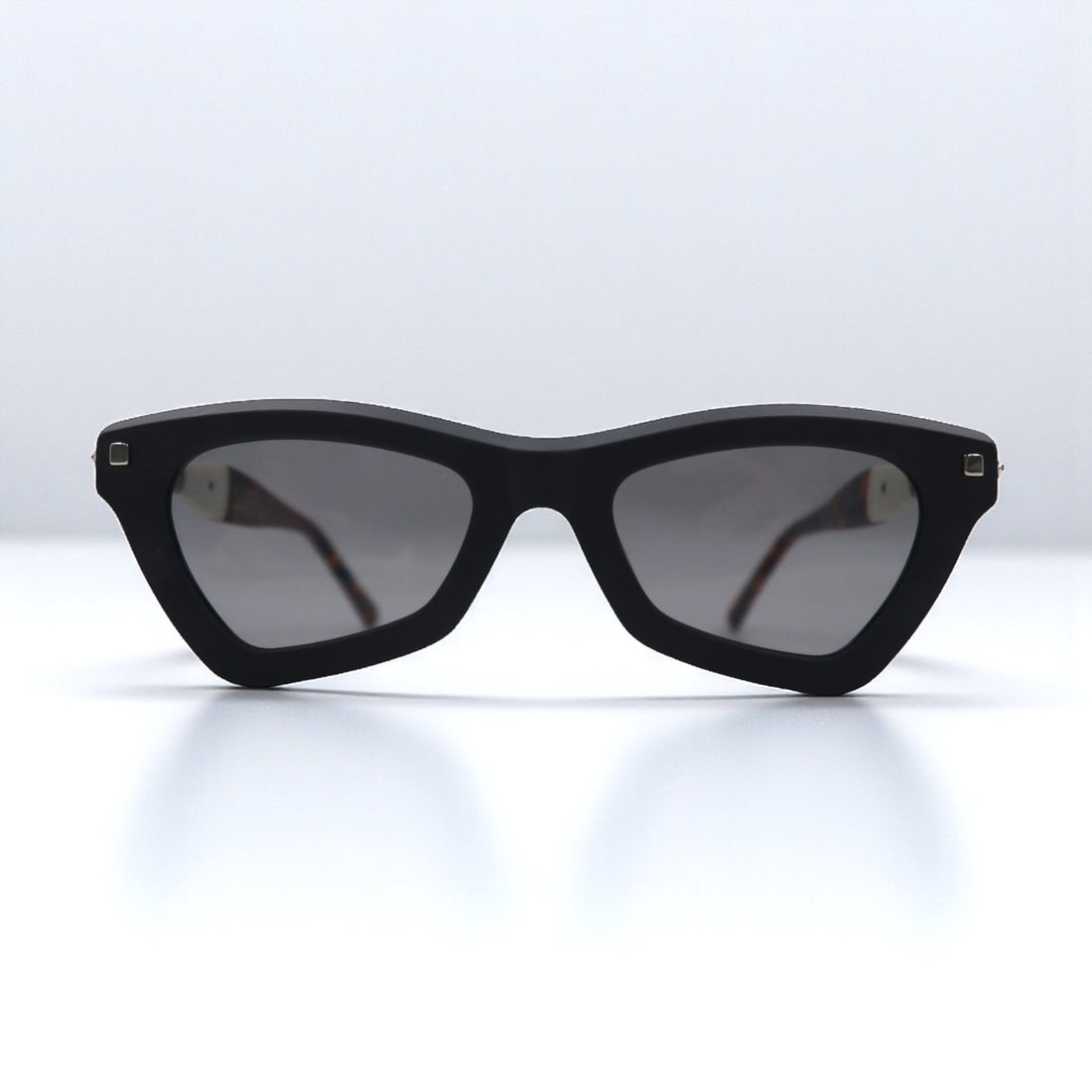 KUBORAUM サングラス Maske J7 キャットアイ ブラック ベッコウ BS 51-20 145 イタリア製
