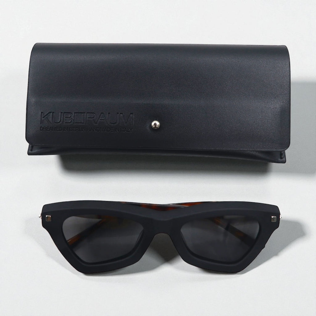 KUBORAUM サングラス Maske J7 キャットアイ ブラック ベッコウ BS 51-20 145 イタリア製