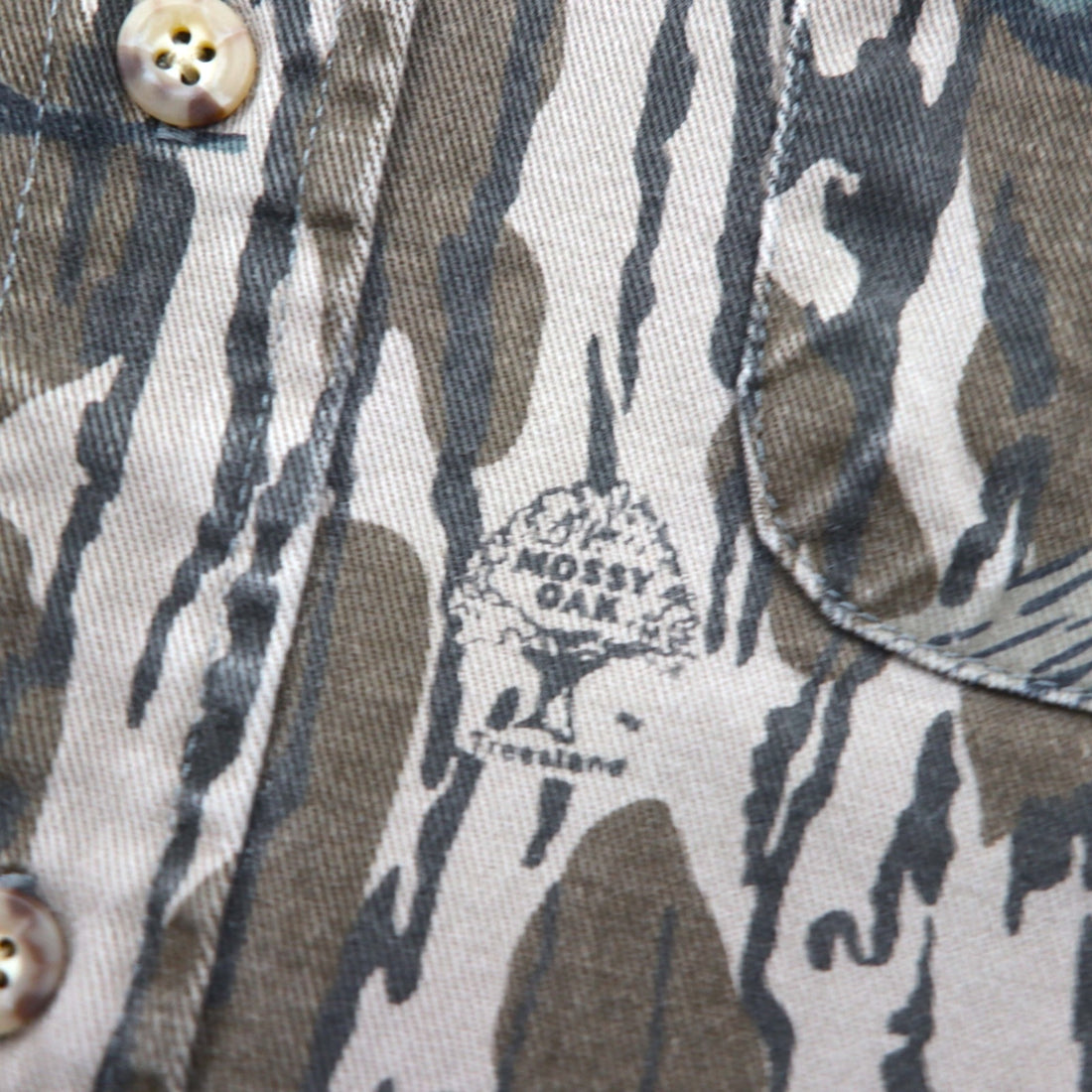 Carhartt 90s Tree Camo Button-Down Work Shirt, Size XL, Khaki, Mossy Oak Camo, Rugged Outdoor Wear